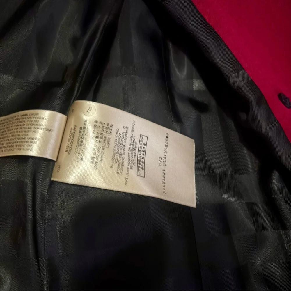 If sultry seductress is your vibe…this sexy, scarlet Burberry trench & u r MFEO - Picture 10 of 11